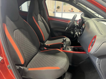 Photo 25 du bon plan TOYOTA Aygo X 1.0 VVT-i 72ch Design MY23 occasion à 14990 €