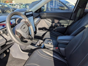 Photo 8 du bon plan FORD Mustang Mach-E 294ch Extended Range 99kWh 7cv occasion à 29900 €
