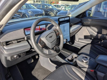 Photo 9 du bon plan FORD Mustang Mach-E 294ch Extended Range 99kWh 7cv occasion à 29900 €
