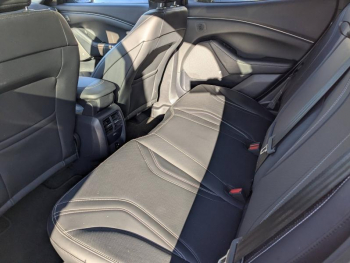 Photo 10 du bon plan FORD Mustang Mach-E 294ch Extended Range 99kWh 7cv occasion à 29900 €