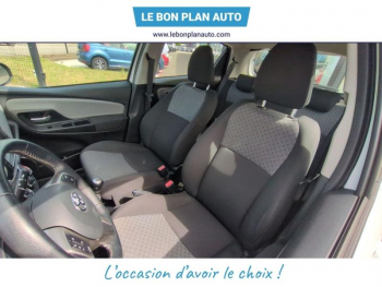 Photo 13 du bon plan TOYOTA Yaris 90 D-4D Dynamic 5p occasion à 8990 €