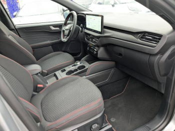 Photo 11 du bon plan FORD Kuga 2.5 Duratec 180ch Hybrid FlexiFuel ST-Line Powershift occasion à 31990 €
