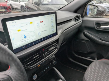 Photo 14 du bon plan FORD Kuga 2.5 Duratec 180ch Hybrid FlexiFuel ST-Line Powershift occasion à 31990 €
