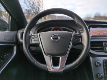 Photo 20 du bon plan VOLVO V40 Cross Country T3 152ch Luxe Geartronic occasion à 12890 €