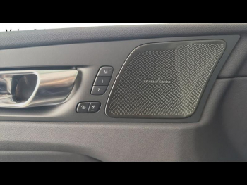Photo 17 du bon plan VOLVO XC60 T6 Hybride Rechargeable 335ch Plus Style Chrome Geartronic 8 occasion à 65900 €