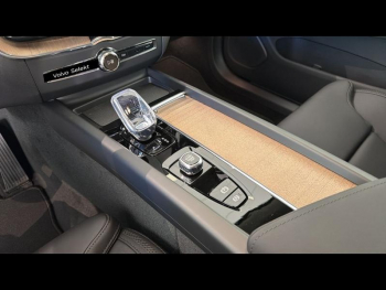Photo 19 du bon plan VOLVO XC60 T6 Hybride Rechargeable 335ch Plus Style Chrome Geartronic 8 occasion à 65900 €