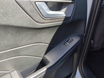 Photo 14 du bon plan FORD Kuga 2.5 Duratec 180ch Hybrid FlexiFuel Titanium Business Powershift occasion à 31790 €