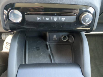 Photo 30 du bon plan FORD Kuga 2.5 Duratec 180ch Hybrid FlexiFuel Titanium Business Powershift occasion à 31790 €