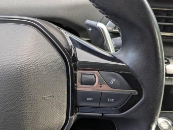 Photo 17 du bon plan PEUGEOT 3008 1.2 PureTech 130ch S&S Allure Pack EAT8 occasion à 19990 €