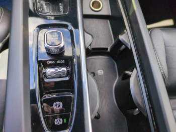 Photo 11 du bon plan VOLVO XC60 T8 AWD 318 + 87ch Polestar Engineered Geartronic occasion à 35990 €