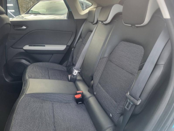 Photo 6 du bon plan RENAULT Captur 1.6 E-Tech hybride rechargeable 160ch Intens -21 occasion à 16990 €