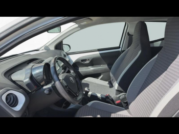 Photo 12 du bon plan TOYOTA Aygo 1.0 VVT-i 72ch x-play x-app 5p MC18 occasion à 9900 €