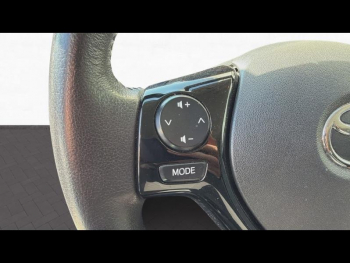 Photo 14 du bon plan TOYOTA Aygo 1.0 VVT-i 72ch x-play x-app 5p MC18 occasion à 9900 €