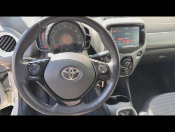 Photo 16 du bon plan TOYOTA Aygo 1.0 VVT-i 72ch x-play x-app 5p MC18 occasion à 9900 €