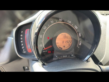 Photo 17 du bon plan TOYOTA Aygo 1.0 VVT-i 72ch x-play x-app 5p MC18 occasion à 9900 €
