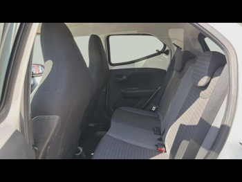 Photo 24 du bon plan TOYOTA Aygo 1.0 VVT-i 72ch x-play x-app 5p MC18 occasion à 9900 €