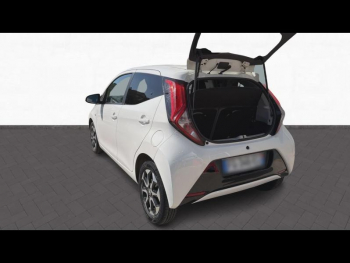 Photo 27 du bon plan TOYOTA Aygo 1.0 VVT-i 72ch x-play x-app 5p MC18 occasion à 9900 €