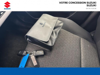 Photo 23 du bon plan SUZUKI Swift 1.2 Dualjet Hybrid 83ch Pack occasion à 17990 €
