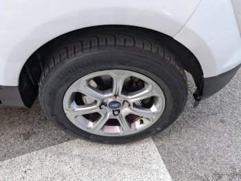 Photo 21 du bon plan FORD EcoSport 1.0 EcoBoost 125ch Titanium Euro6.2 occasion à 10990 €