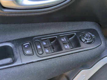 Photo 22 du bon plan JEEP Renegade 1.4 MultiAir S&S 140ch Longitude occasion à 9790 €