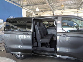Photo 4 du bon plan FORD Transit Custom Fg VUL 320 L1H1 2.0 EcoBlue 170ch Cabine Approfondie Limited BVA8 occasion à 49900 €