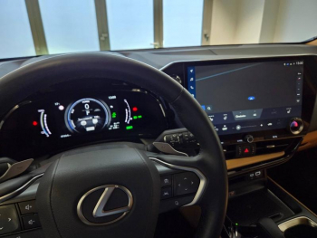Photo 4 du bon plan LEXUS NX 450h+ Luxe 4WD MY25 occasion à 48990 €