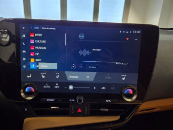 Photo 7 du bon plan LEXUS NX 450h+ Luxe 4WD MY25 occasion à 48990 €