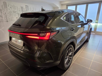 Photo 19 du bon plan LEXUS NX 450h+ Luxe 4WD MY25 occasion à 48990 €
