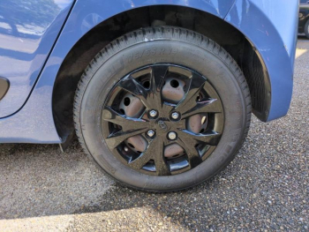 Photo 11 du bon plan HYUNDAI i10 1.0 66ch UEFA EURO 2016 occasion à 6990 €