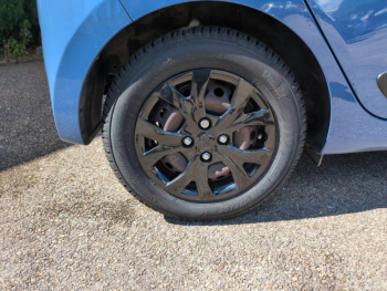 Photo 12 du bon plan HYUNDAI i10 1.0 66ch UEFA EURO 2016 occasion à 6990 €