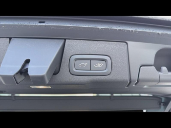 Photo 15 du bon plan VOLVO XC60 T6 Hybride Rechargeable 253 + 145ch Ultra Style Dark Geartronic 8 AWD occasion à 69900 €