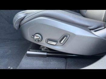 Photo 17 du bon plan VOLVO XC60 T6 Hybride Rechargeable 253 + 145ch Ultra Style Dark Geartronic 8 AWD occasion à 69900 €