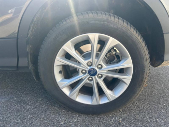 Photo 11 du bon plan FORD Kuga 1.5 EcoBoost 150ch Titanium occasion à 15800 €