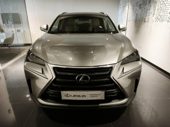 Photo 4 du bon plan LEXUS NX 300h 4WD Luxe occasion à 23990 €