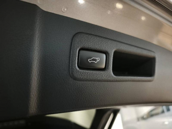 Photo 8 du bon plan LEXUS NX 300h 4WD Luxe occasion à 23990 €