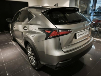 Photo 9 du bon plan LEXUS NX 300h 4WD Luxe occasion à 23990 €