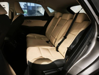Photo 11 du bon plan LEXUS NX 300h 4WD Luxe occasion à 23990 €