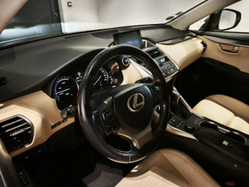 Photo 14 du bon plan LEXUS NX 300h 4WD Luxe occasion à 23990 €