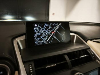 Photo 22 du bon plan LEXUS NX 300h 4WD Luxe occasion à 23990 €