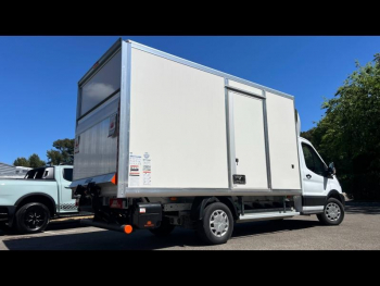 Photo 4 du bon plan FORD Transit 2T Fg VUL FORD Electrique 184 ch  E 390 L3 Trend CAISSE 19M3 + HAYON 750KG + PACK MESSAGERIE occasion à 64943 €