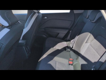 Photo 11 du bon plan RENAULT Captur 1.6 E-Tech hybride 145ch Techno occasion à 19980 €