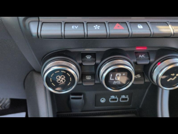 Photo 17 du bon plan RENAULT Captur 1.6 E-Tech hybride 145ch Techno occasion à 19980 €