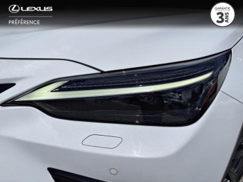Photo 16 du bon plan LEXUS NX 450h+ F SPORT Executive 4WD occasion à 43990 €