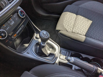 Photo 15 du bon plan FORD Puma 1.0 Flexifuel 125ch S&S mHEV Titanium occasion à 18990 €