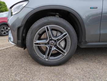 Photo 11 du bon plan MERCEDES-BENZ GLC 300 de 194+122ch AMG Line 4Matic 9G-Tronic occasion à 29990 €