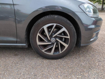 Photo 10 du bon plan VOLKSWAGEN Golf 1.5 TSI EVO 130ch Connect Euro6d-T 5p occasion à 14390 €