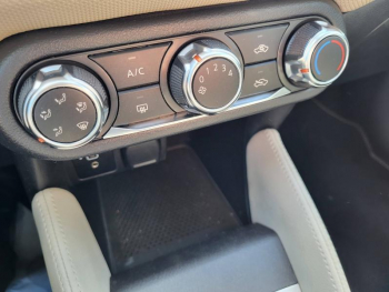 Photo 23 du bon plan NISSAN Micra 1.0 DIG-T 117ch N-Connecta occasion à 10490 €