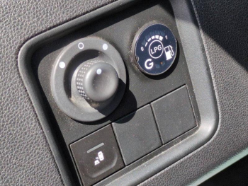 Photo 19 du bon plan DACIA Duster 1.6 ECO-G 115ch Prestige 4x2 occasion à 11990 €