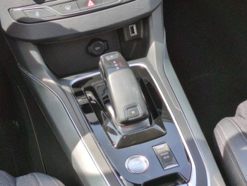 Photo 20 du bon plan PEUGEOT 308 1.2 PureTech 130ch S&S Allure Pack EAT8 occasion à 10990 €