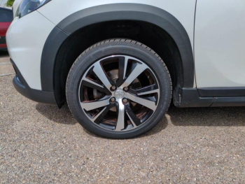 Photo 10 du bon plan PEUGEOT 2008 1.2 PureTech 130ch GT Line S&S occasion à 8990 €
